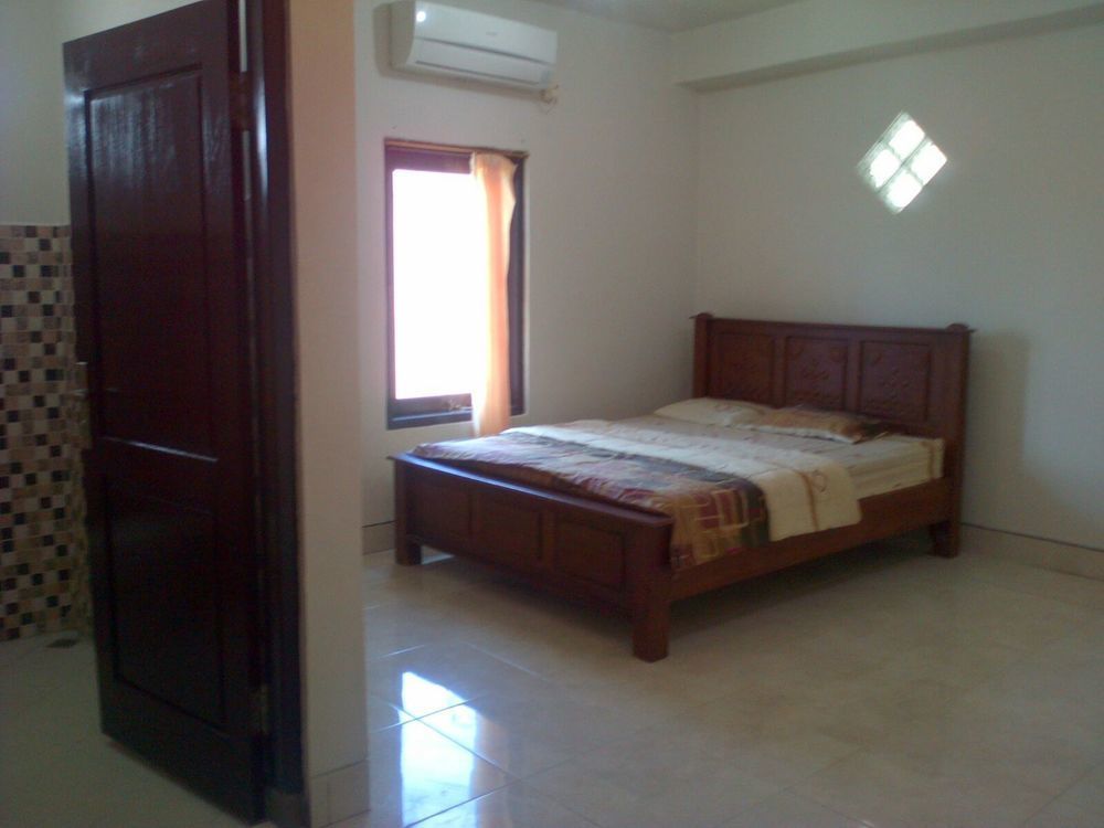 Oyo 586 Hotel Wijaya Kalasan Luaran gambar